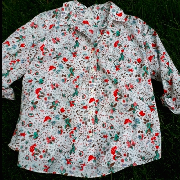 GAP Tops - Woman's Gap Floral Print Shirt